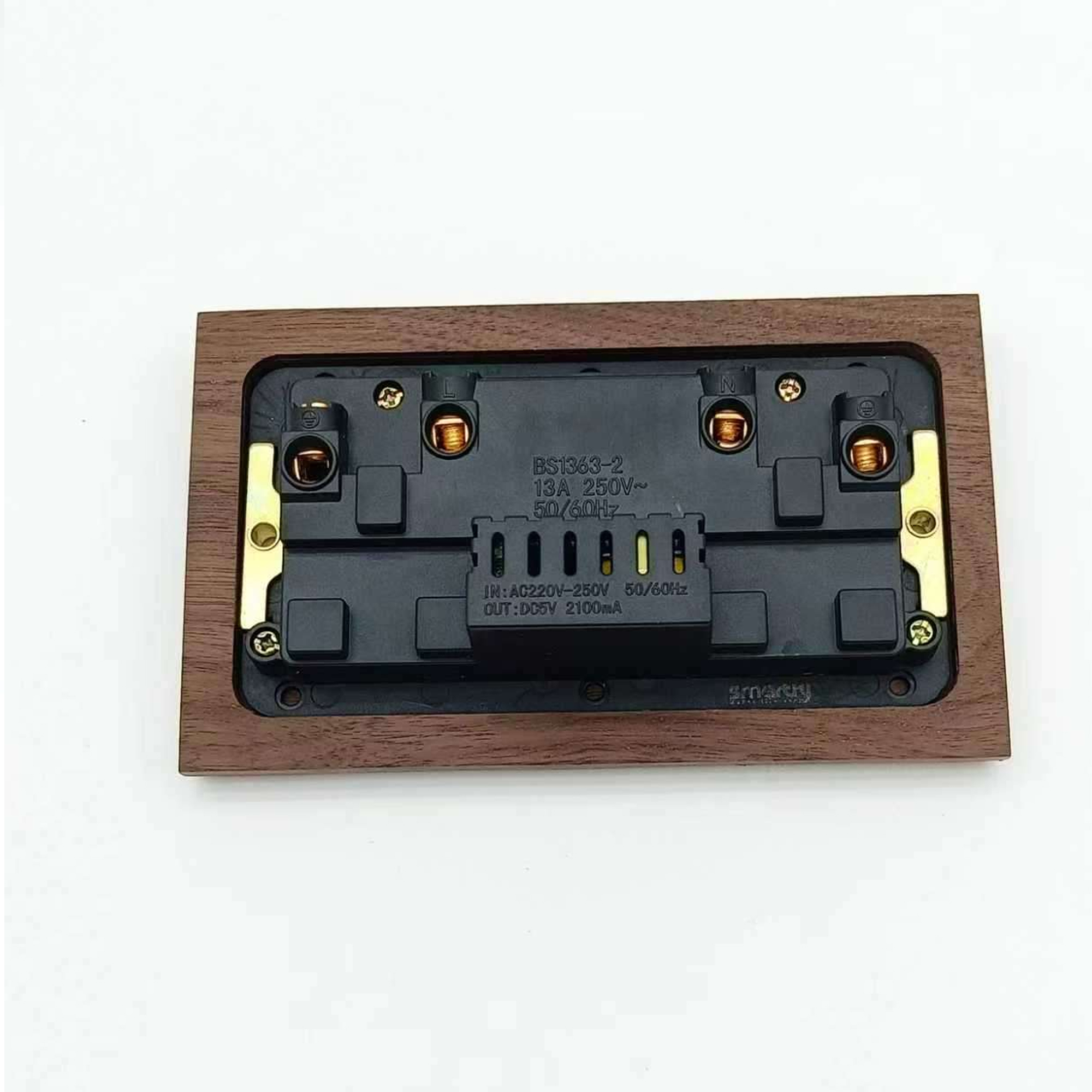 SMARTFY Double UK Switched Socket with USB + Type-C - Image 2